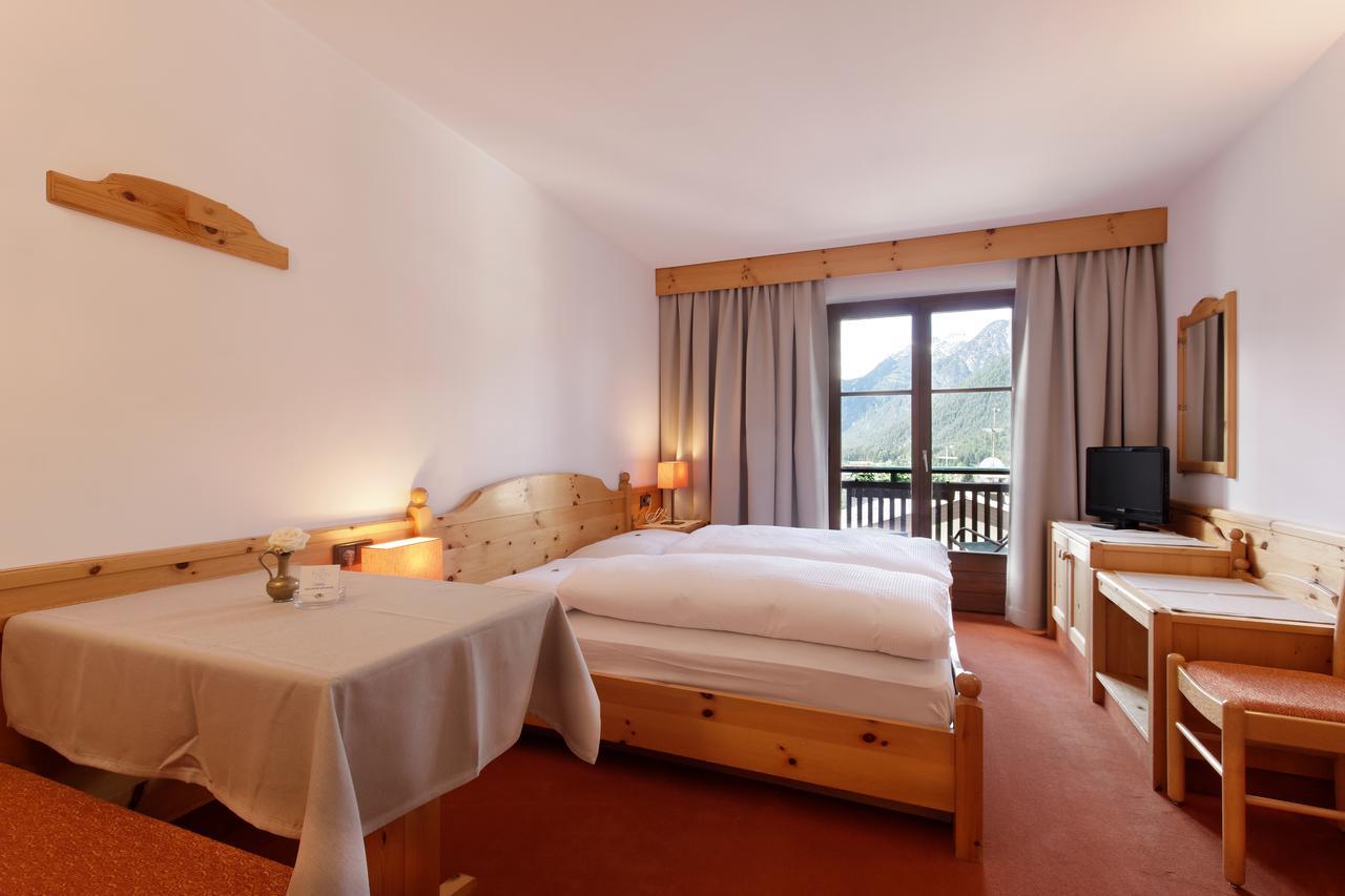 Hotel Panorama Garni Ingrid Toblach Exteriér fotografie